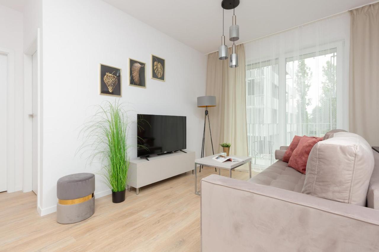 Stacja Wola Apartment Guminska By Noclegi Renters Warsaw Exterior photo