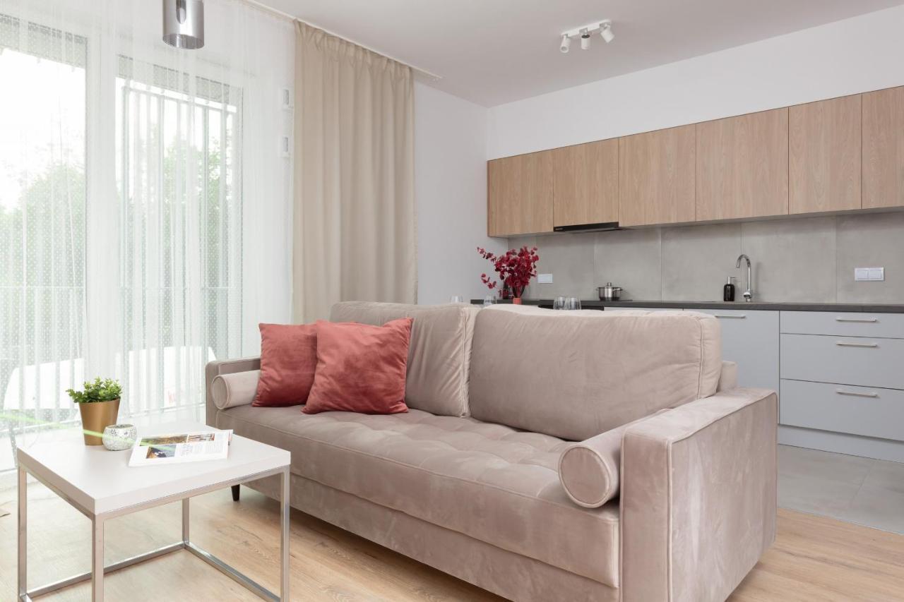 Stacja Wola Apartment Guminska By Noclegi Renters Warsaw Exterior photo