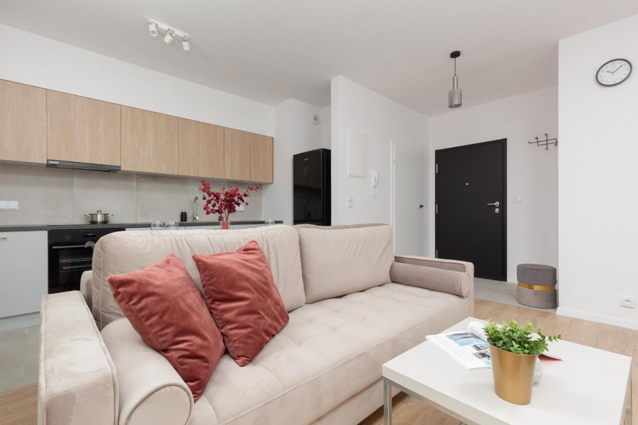 Stacja Wola Apartment Guminska By Noclegi Renters Warsaw Exterior photo