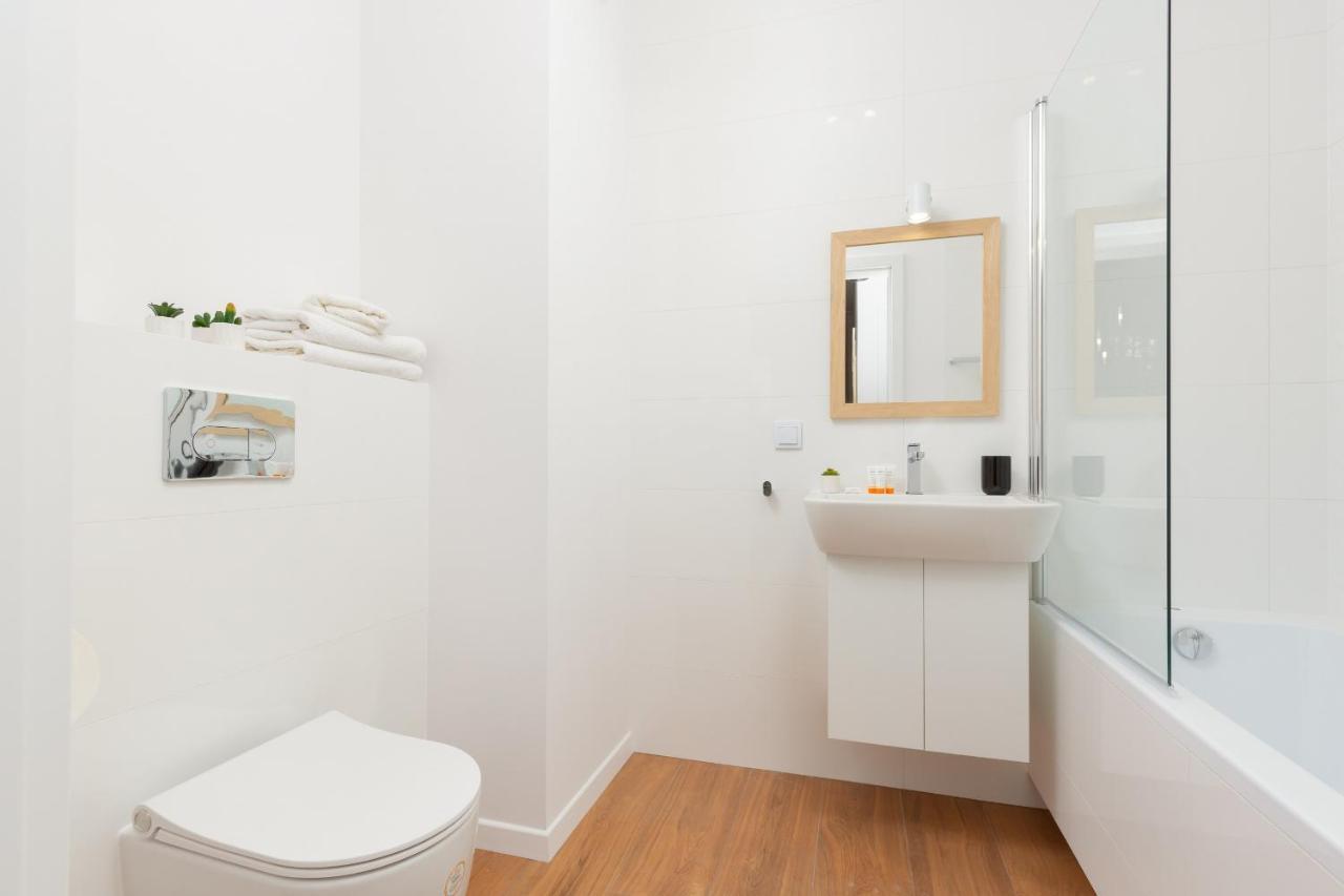 Stacja Wola Apartment Guminska By Noclegi Renters Warsaw Exterior photo