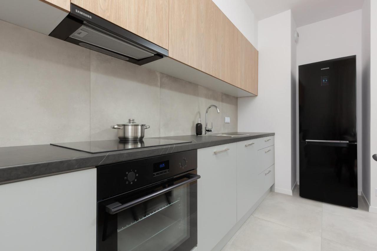 Stacja Wola Apartment Guminska By Noclegi Renters Warsaw Exterior photo