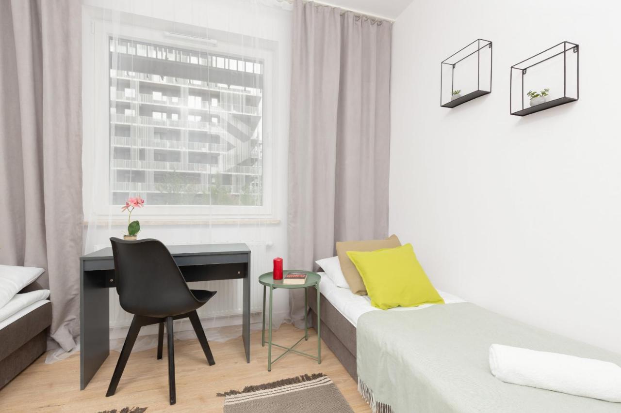 Stacja Wola Apartment Guminska By Noclegi Renters Warsaw Exterior photo
